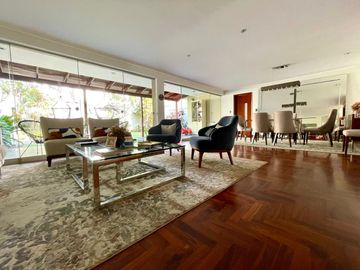 VENDO LINDA CASA REMODELADA EN LA AURORA AMPLIA Y CON GRAN TERRAZA Y JARDÍN