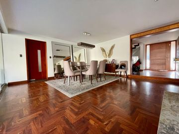 VENDO LINDA CASA REMODELADA EN LA AURORA AMPLIA Y CON GRAN TERRAZA Y JARDÍN