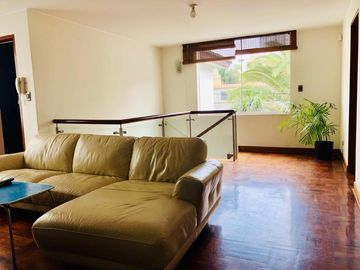 VENDO LINDA CASA REMODELADA EN LA AURORA AMPLIA Y CON GRAN TERRAZA Y JARDÍN