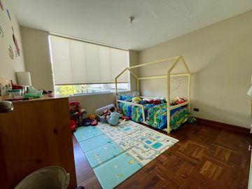 VENDO LINDA CASA REMODELADA EN LA AURORA AMPLIA Y CON GRAN TERRAZA Y JARDÍN