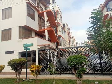 Oportunidad Unica Se Vende Terreno + Construccion En Surco Con Parametros Para 3 Pisos
