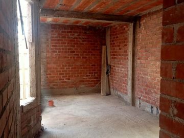 Oportunidad Unica Se Vende Terreno + Construccion En Surco Con Parametros Para 3 Pisos