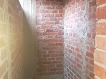 Oportunidad Unica Se Vende Terreno + Construccion En Surco Con Parametros Para 3 Pisos