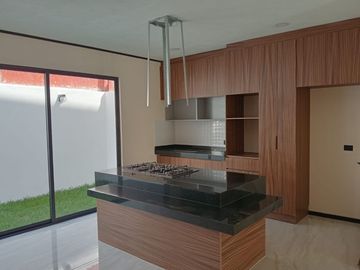 CASA EN VENTA AMPLIACIÓN ARBOLEDAS DE LOMA BELLA
