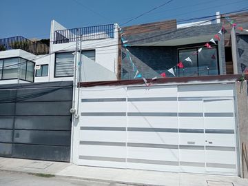 CASA EN VENTA AMPLIACIÓN ARBOLEDAS DE LOMA BELLA