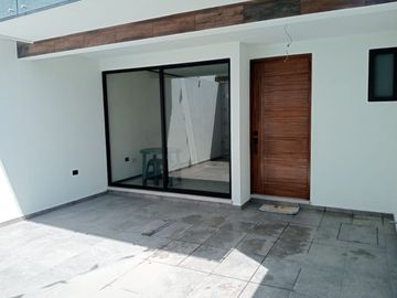 CASA EN VENTA AMPLIACIÓN ARBOLEDAS DE LOMA BELLA