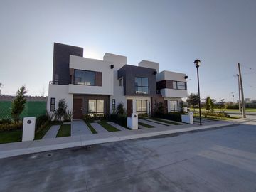 CASA NUEVA EN CONDOMINIO EN OCOYOACAC ESTADO DE MEXICO.
