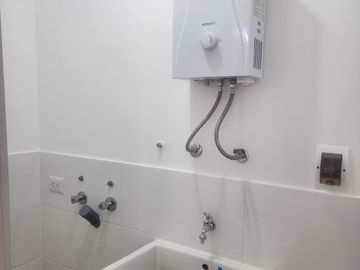 SE ALQUILA MINIDPTO DE ESTRENO en LINSIDRO