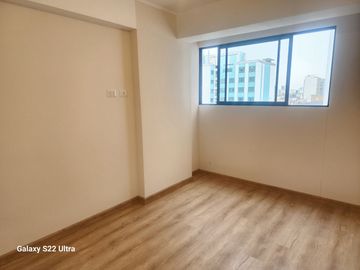 SE ALQUILA MINIDPTO DE ESTRENO en LINSIDRO