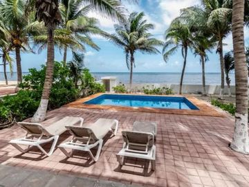 EN VENTA CASA FRENTE AL MAR  PUERTO MORELOS