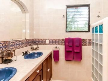 EN VENTA CASA FRENTE AL MAR  PUERTO MORELOS