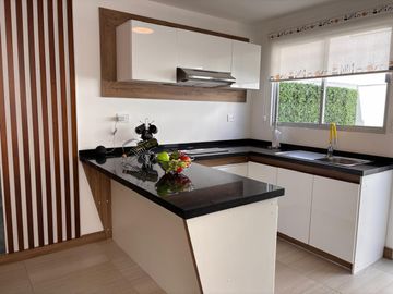VENTA DE CASAS POR ESTRENAR EN SAN ANTONIO DE PICHINCHA