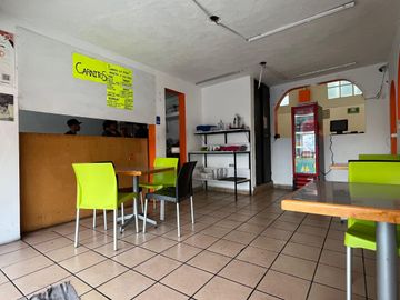 Oportunidad Única: Casa con Local  en Lomas de Atizapán