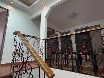 Oportunidad Única: Casa con Local  en Lomas de Atizapán