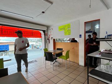 Oportunidad Única: Casa con Local  en Lomas de Atizapán