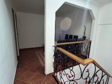 Oportunidad Única: Casa con Local  en Lomas de Atizapán
