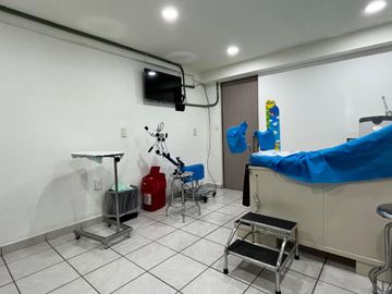 Oportunidad Única: Casa con Local  en Lomas de Atizapán