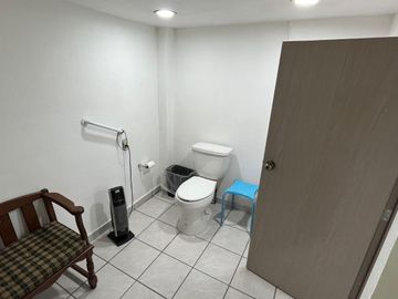Oportunidad Única: Casa con Local  en Lomas de Atizapán