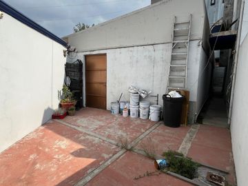 Oportunidad Única: Casa con Local  en Lomas de Atizapán