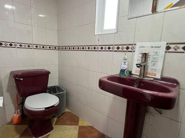 Oportunidad Única: Casa con Local  en Lomas de Atizapán