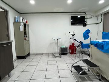 Oportunidad Única: Casa con Local  en Lomas de Atizapán