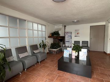 Oportunidad Única: Casa con Local  en Lomas de Atizapán