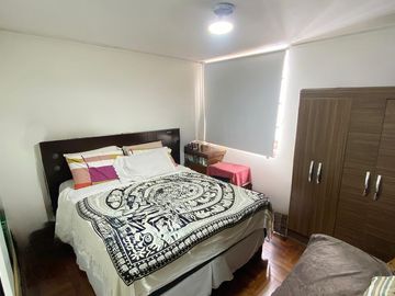 Se Vende Amplia Y Cómoda Casa Como Terreno De 390 M2 En Surco, Paralela A La Av. Ramon Castilla