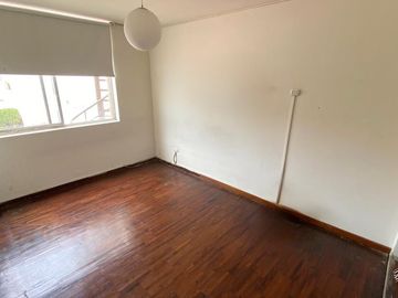 Se Vende Amplia Y Cómoda Casa Como Terreno De 390 M2 En Surco, Paralela A La Av. Ramon Castilla