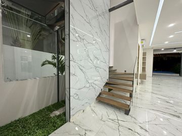 CASA EN VENTA CON MUELLE PROPIO