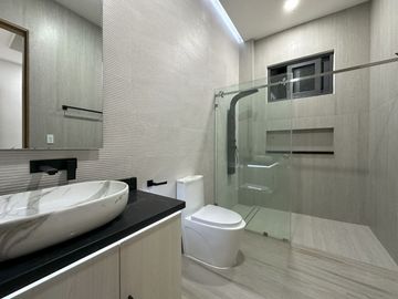 CASA EN VENTA CON MUELLE PROPIO