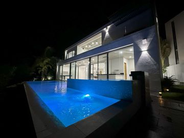 CASA EN VENTA CON MUELLE PROPIO