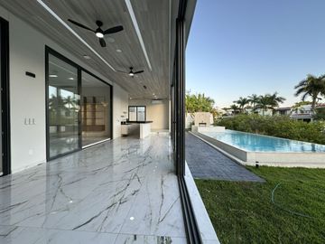 CASA EN VENTA CON MUELLE PROPIO