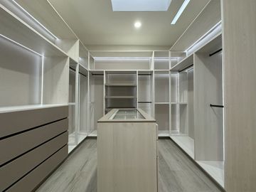 CASA EN VENTA CON MUELLE PROPIO