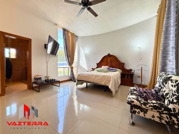 RESIDENCIA EN VENTA EN LA CAÑADA