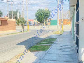 VENTA CASA DE 3PISOS EN ICA, URB SANTO DOMINGO DE GUZMÁN