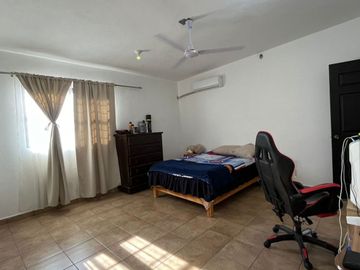¡Amplia Residencia con Alberca, Jardín y Seguridad Privada en Cuernavaca! 🌴🏡