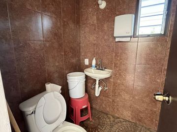 ¡Amplia Residencia con Alberca, Jardín y Seguridad Privada en Cuernavaca! 🌴🏡