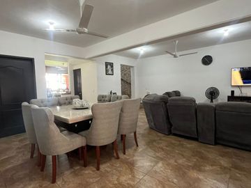 ¡Amplia Residencia con Alberca, Jardín y Seguridad Privada en Cuernavaca! 🌴🏡
