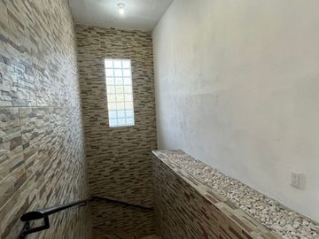 ¡Amplia Residencia con Alberca, Jardín y Seguridad Privada en Cuernavaca! 🌴🏡