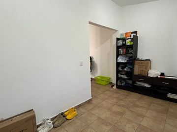¡Amplia Residencia con Alberca, Jardín y Seguridad Privada en Cuernavaca! 🌴🏡