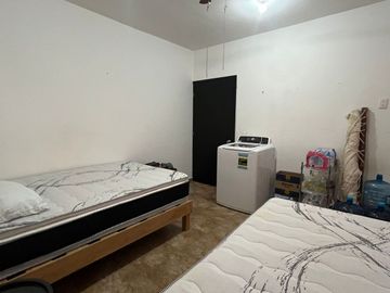 ¡Amplia Residencia con Alberca, Jardín y Seguridad Privada en Cuernavaca! 🌴🏡