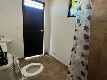 ¡Amplia Residencia con Alberca, Jardín y Seguridad Privada en Cuernavaca! 🌴🏡
