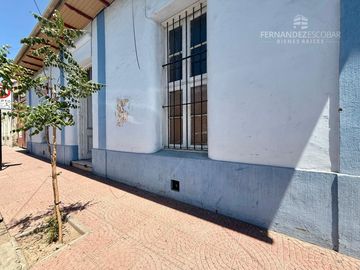 LOS ANDES - VENDE PROPIEDAD CON BUEN TERRENO DE 766m2 EN PLENO CENTRO