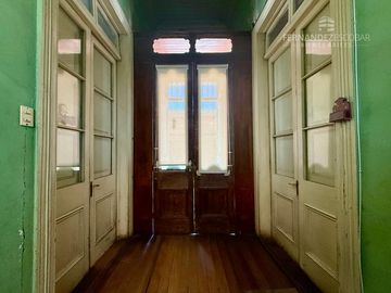 LOS ANDES - VENDE PROPIEDAD CON BUEN TERRENO DE 766m2 EN PLENO CENTRO