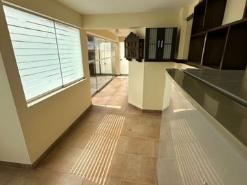 VENTA DPTO DUPLEX  $340,000 - 3Dor, 04 Bñ, 02 Estac - SAN BORJA