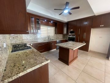 RIVELLO RESIDENCIAL - Casa en Venta