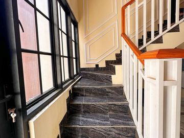 Dijual Rumah Ready Murah Di Tapos Depok 2 Lantai Dekat Gerbang Tol Cimanggis