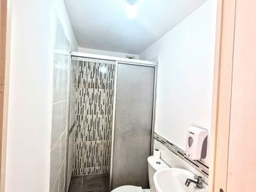 SE VENDE AMPLIO DUPLEX AMOBLADO EN CONDOMINIO EN COMAS