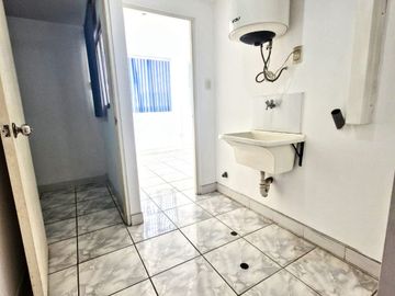 SE VENDE AMPLIO DUPLEX AMOBLADO EN CONDOMINIO EN COMAS