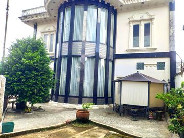 Rumah Mewah Eropa Klasik di Mertoyudan Magelang